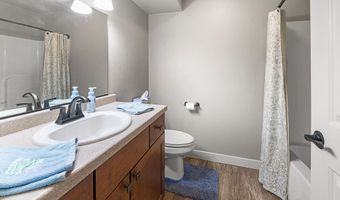 1860 N MARGARET St, Appleton, WI 54913