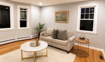 3 Pinetop Rd, Barrington, RI 02806