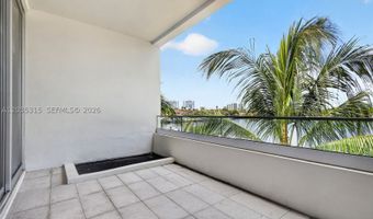 3750 Yacht Club Dr TH5, Aventura, FL 33180