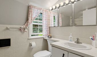 10 Crest Rd, Danbury, CT 06811
