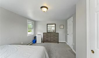 10 Philips Ave, Middletown, RI 02842