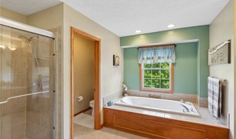 1250 Orchard Glen Dr, Amherst, OH 44001