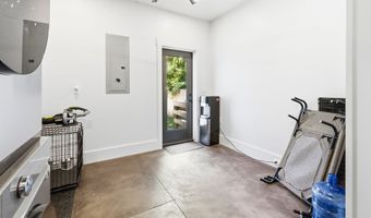 165 10th St, Apalachicola, FL 32320