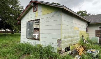 249 N 10th St, Aransas Pass, TX 78336