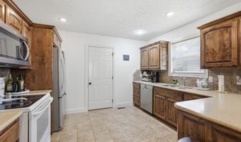 1027 Nickolas St, Aurora, MO 65605