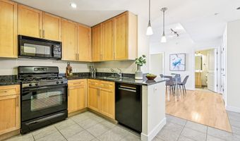 820 N POLLARD St 801, Arlington, VA 22203