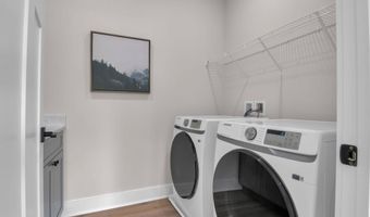 5617 23RD St N, Arlington, VA 22205