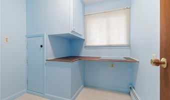 6 Bruce Dr, North Smithfield, RI 02896