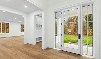 20 Marianne Rd, Darien, CT 06820