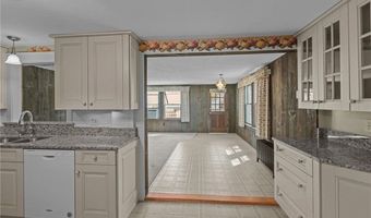 157 Schuyler Ave, East Providence, RI 02914
