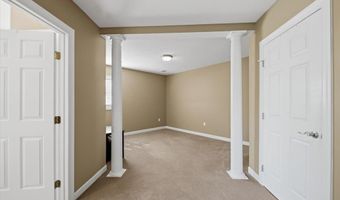 105 Morning Mist Dr, Aliquippa, PA 15001