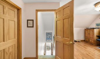21 Bowling Green Ln, Belfast, ME 04915