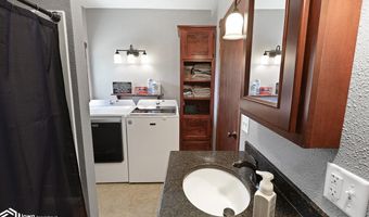 214 6Th Ave E, Albia, IA 52531