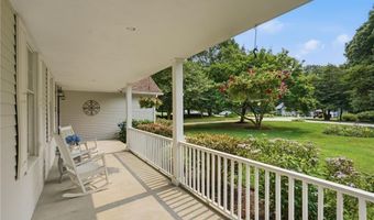 136 Holly Hills Ln, North Kingstown, RI 02874