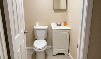 13 Armstrong Pl, Bridgeport, CT 06608