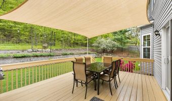 15 Upper Plateau Dr, Alloway, NJ 07462