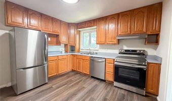 238 W Skyline Dr, Ballwin, MO 63011