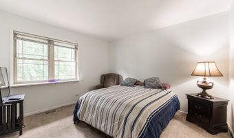 1205 N Scarlet Dr, Addison, IL 60101