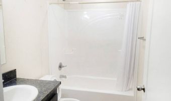 800 E 18th St 108, Albert Lea, MN 56007