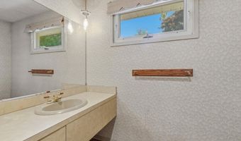 35 Dorchester Ln, Branford, CT 06405