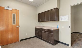 842 W Warwick Dr, Alma, MI 48801
