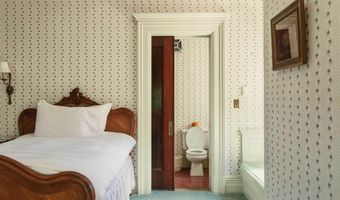 124 Elm St, Bennington, VT 05201