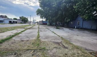 519 S B St, Arkansas City, KS 67005