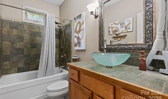 33 34 Grandview Ct, Asheville, NC 28806