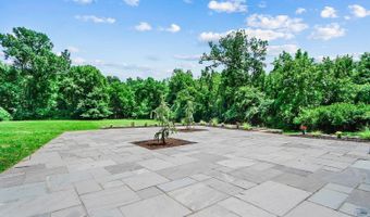 7460 Fair Oaks Dr, Amberley, OH 45237
