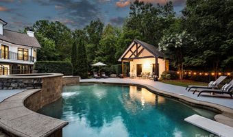 2207 Trapper Ct, Charlotte, NC 28270