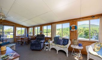 81 Shoreline Dr, Barnet, VT 05821