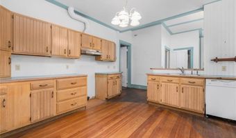 36 Ayrault St, Newport, RI 02840
