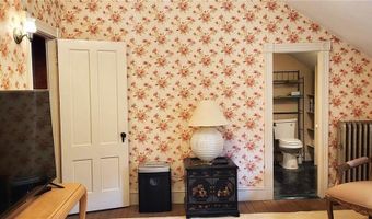 15 Lincoln Ave, Coventry, RI 02816