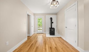 33 Brookline St, Abington, MA 02351