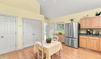 40 Lakewood Dr, Alton, NH 03810