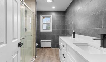 12 Homestead Pl, Branford, CT 06405