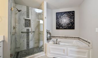 548 6th St NW, Altoona, IA 50009