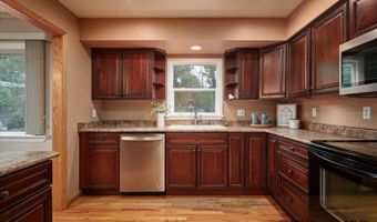 800 EVERGLADE Dr, Cheyenne, WY 82001
