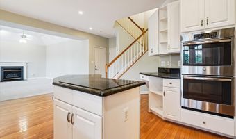 5916 EWING Pl, Alexandria, VA 22310