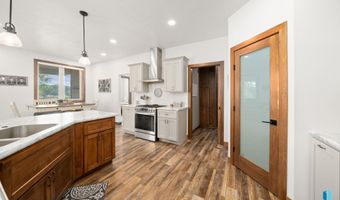 1012 S Nicholas Ave, Brandon, SD 57005