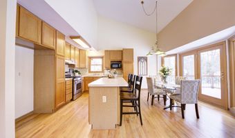 825 Brookside Dr, Ann Arbor, MI 48105