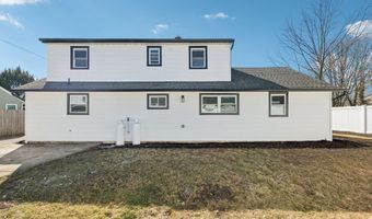 38 Somerset Rd E, Amityville, NY 11701