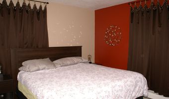 102 Linda Ln, Aberdeen, SD 57401