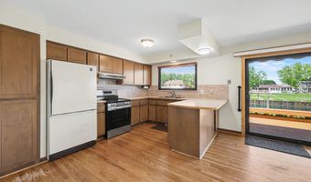 142 Channelsyde Dr, Algonac, MI 48001