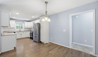 145 Pecan Ln, Aberdeen, NC 28315