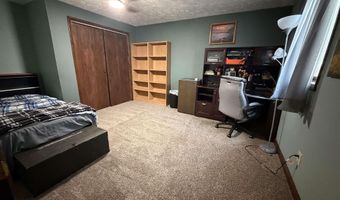 330 Fairview Dr, Aurora, NE 68818