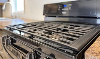 4202 Patriot Dr, Bismarck, ND 58503