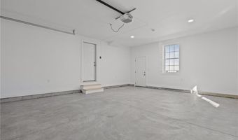 253 Central St, Lincoln, RI 02865