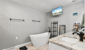 733 DOGWOOD Ave, Cheyenne, WY 82009