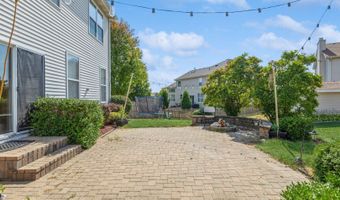 7 Lake Plumleigh Ct, Algonquin, IL 60102